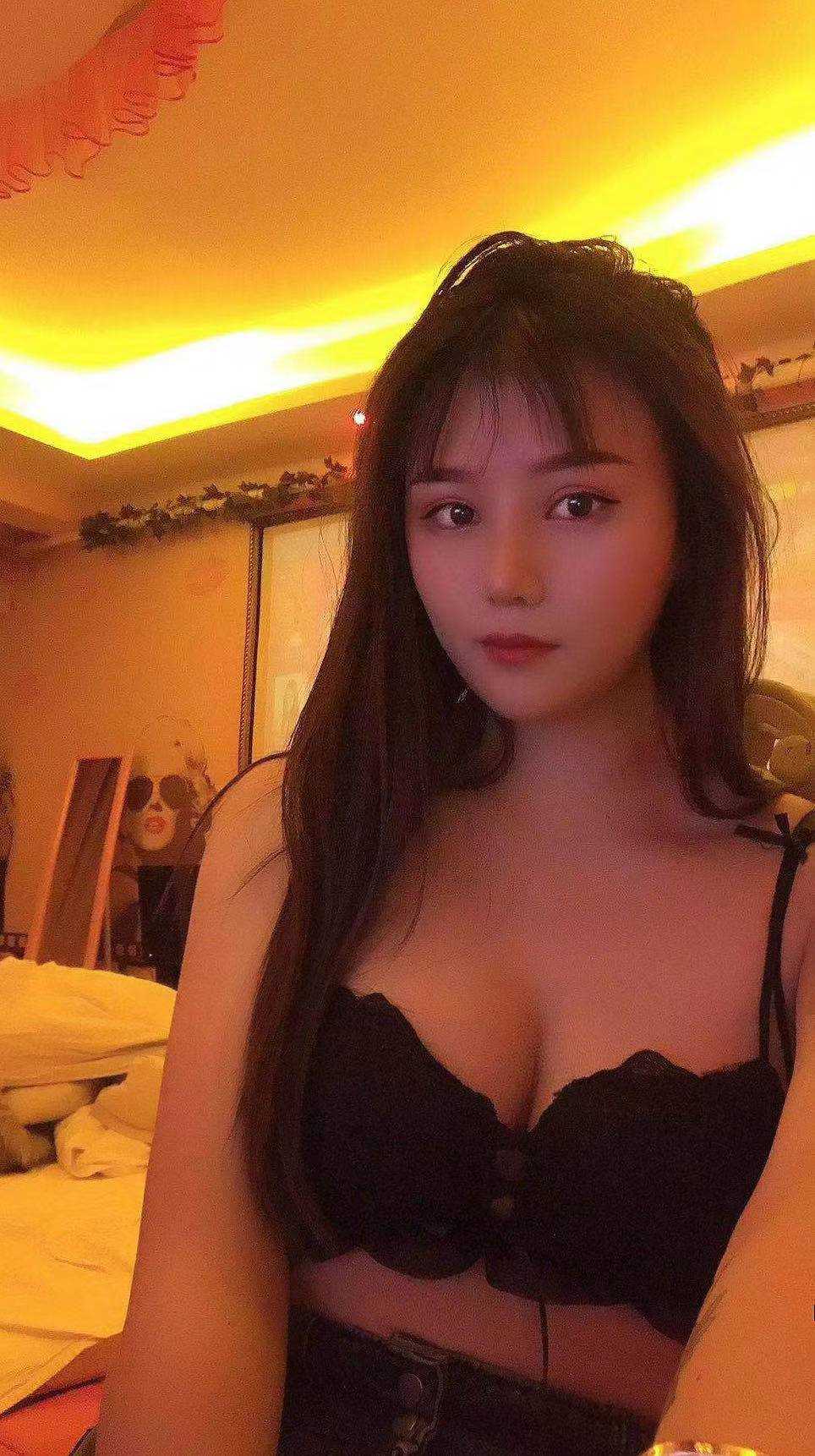 武晶区南湖性感小师妹